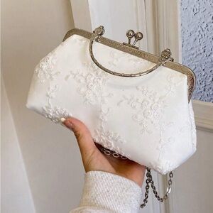 White Lovely Lace Flower Material Handbag